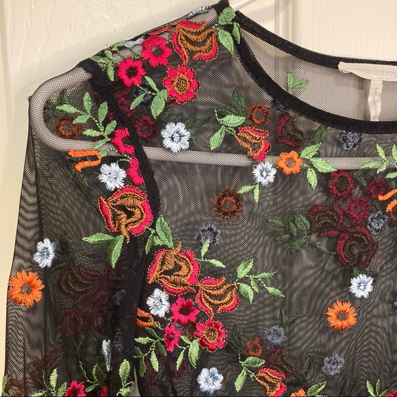 UO Mesh Embroidered Floral Cropped Long Sleeve Y2K Blouse Black Small - Picture 6 of 9